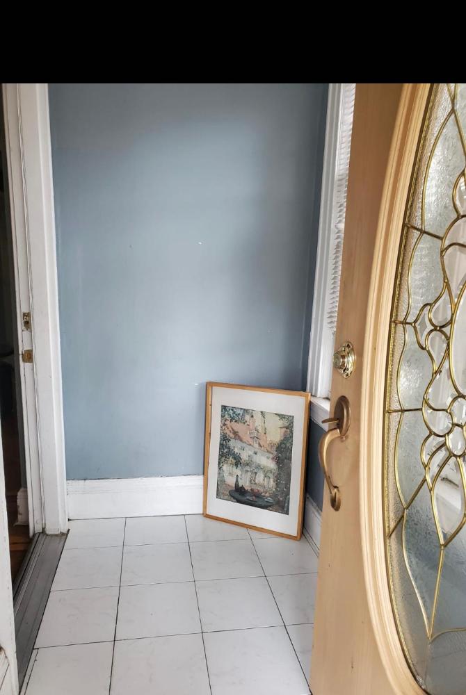 Queen Room interior